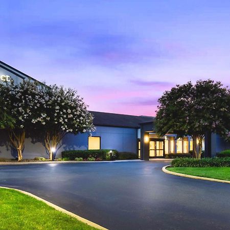 Отель Sonesta Select Philadelphia Airport Экстерьер фото