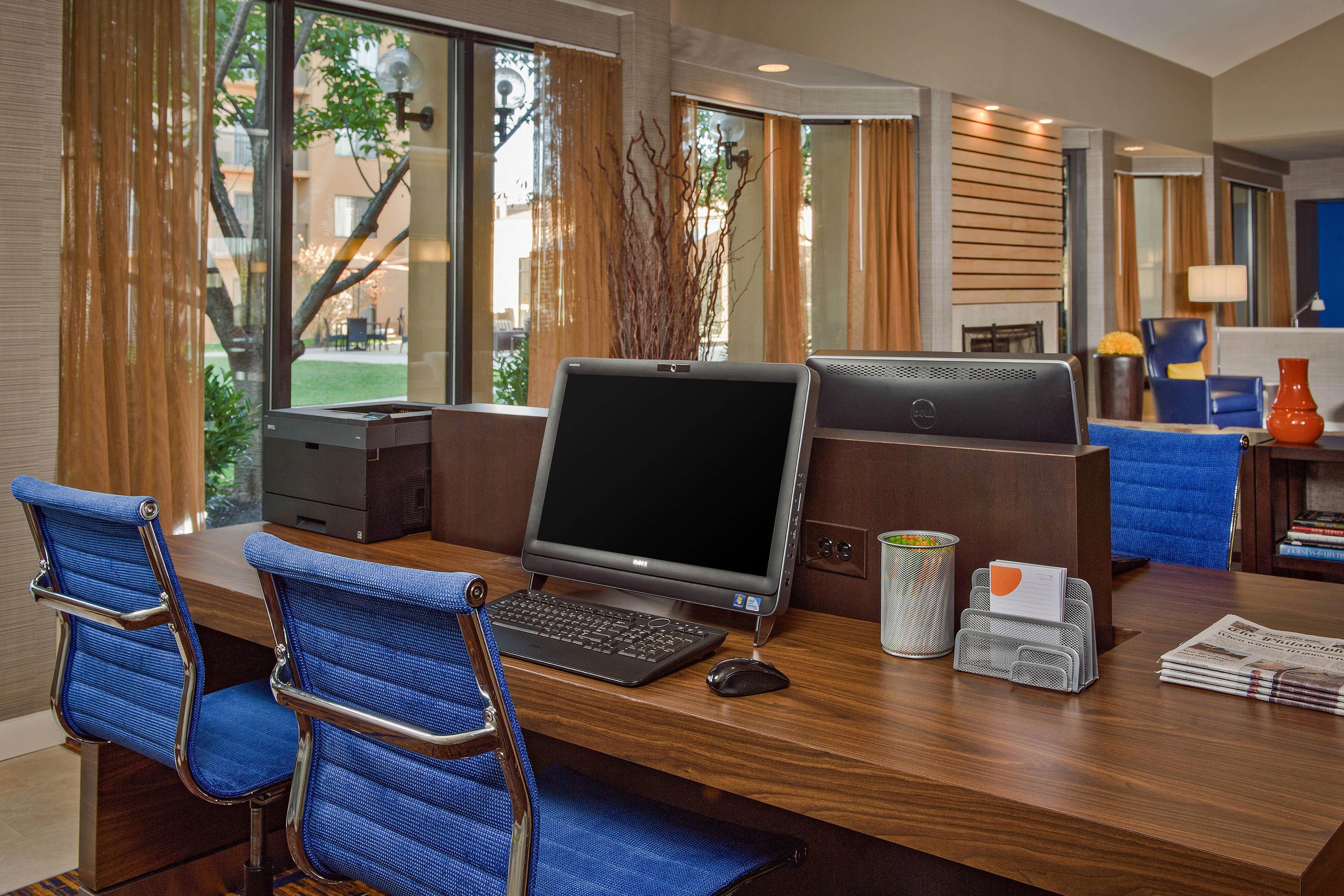 Отель Sonesta Select Philadelphia Airport Экстерьер фото