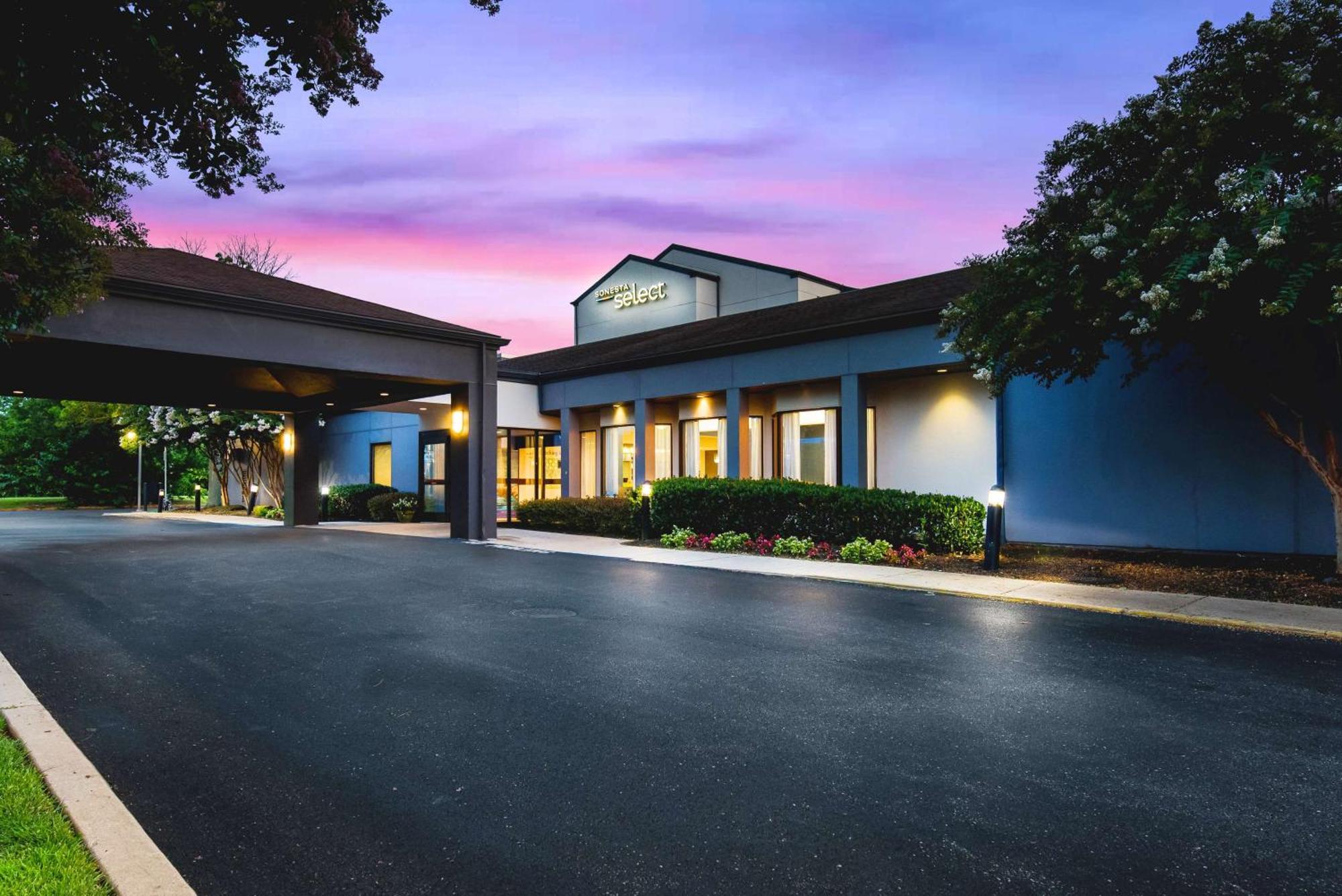Отель Sonesta Select Philadelphia Airport Экстерьер фото