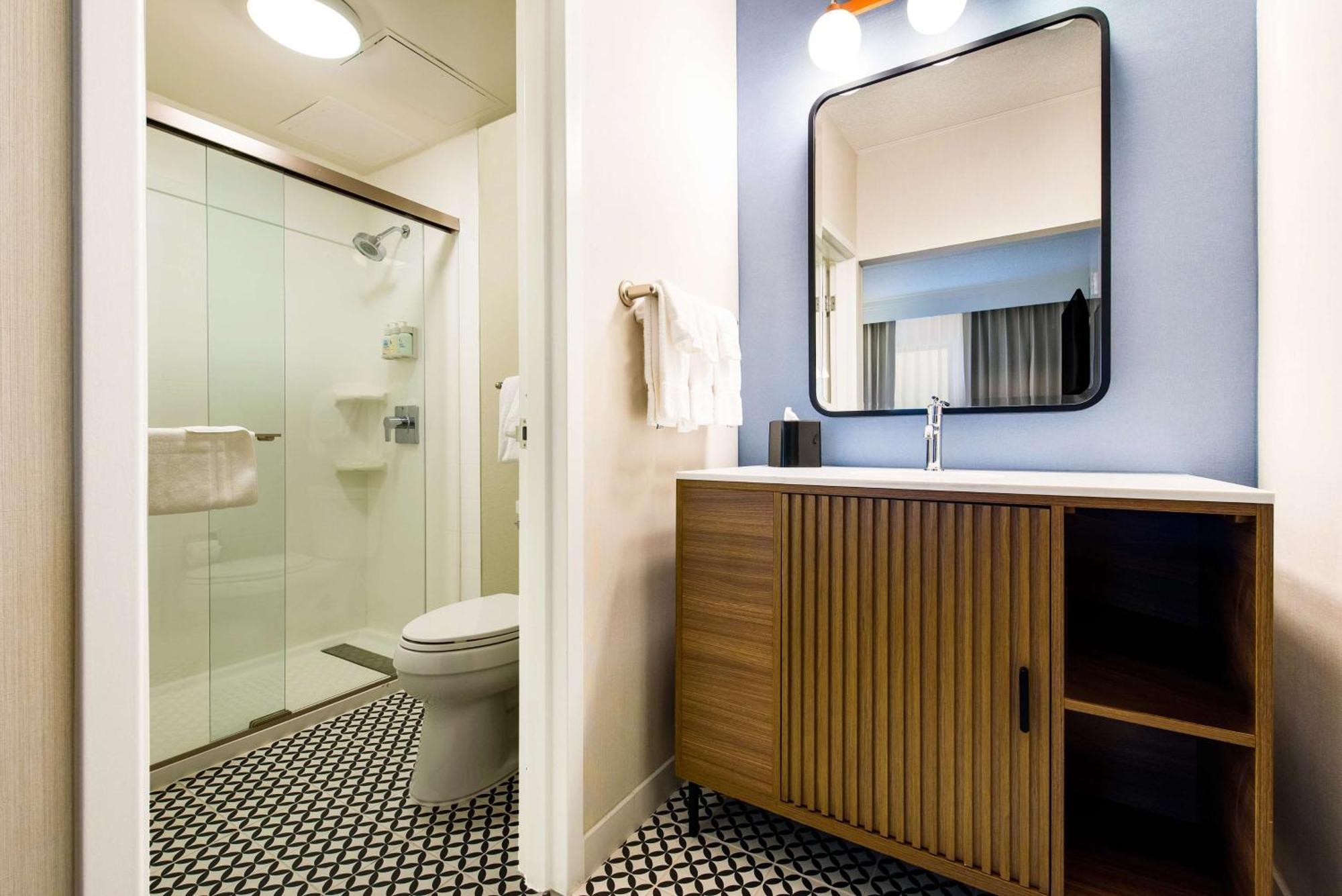 Отель Sonesta Select Philadelphia Airport Экстерьер фото