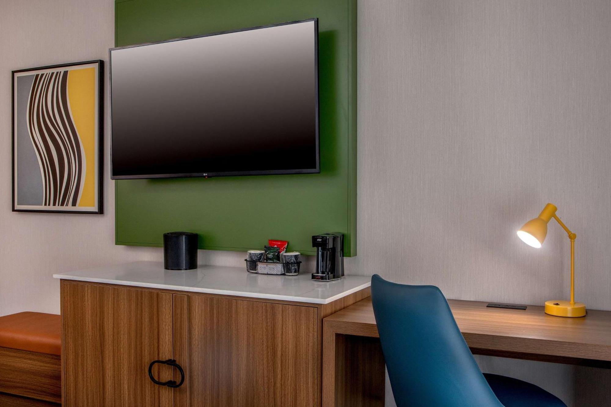 Отель Sonesta Select Philadelphia Airport Экстерьер фото